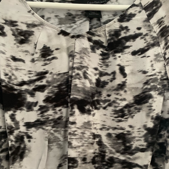 Calvin Klein Top - Picture 3 of 3